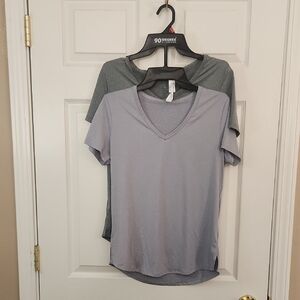 90 Degree By Reflex Green and Gray Fitted Short Sleeve Tee